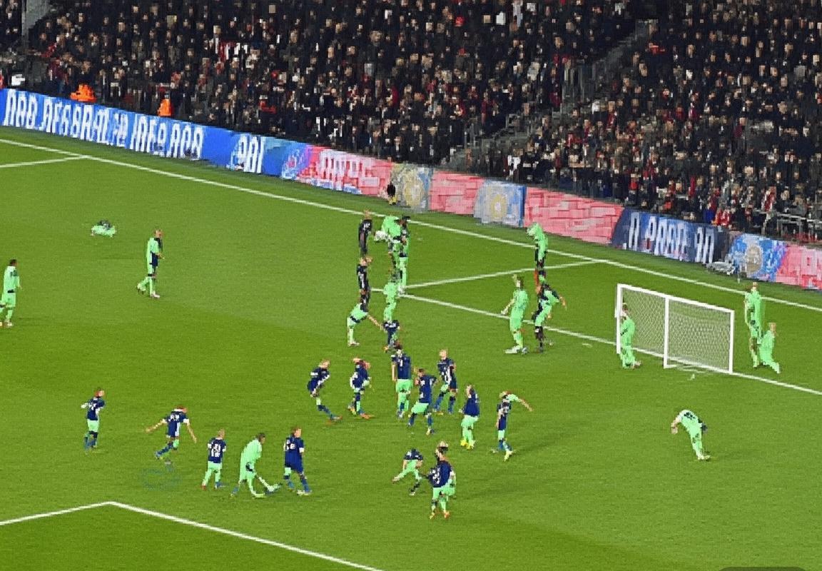 巴黎圣日耳曼VS拜仁慕尼黑：巅峰对决背后的足球史诗(图3)