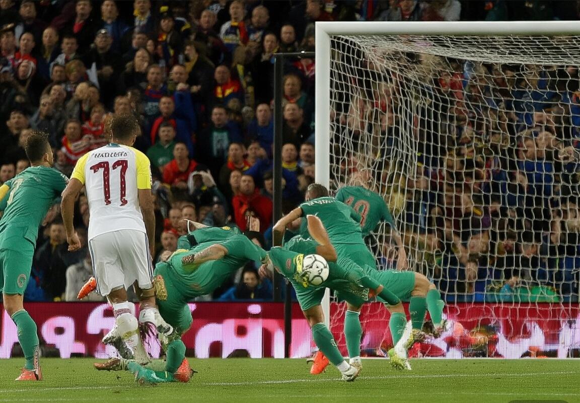 巴塞罗那VS埃瓦尔：梅西领衔进球盛宴，战术解析与经典瞬间回顾(图1)